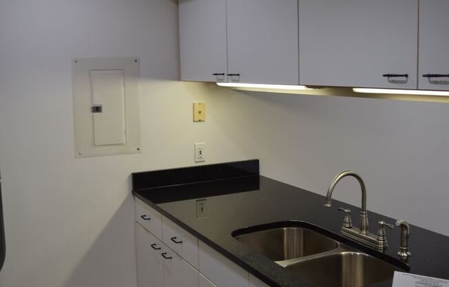 1 bed, 1 bath, 657 sqft, $1,225, Unit 408-106