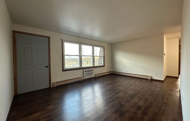 2 beds, 1 bath, 800 sqft, $895, Unit Apt. 7