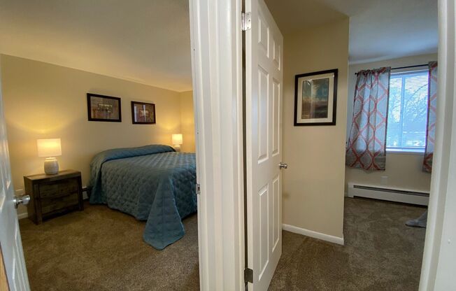 2 beds, 1 bath, 800 sqft, $1,600, Unit Apartment 11