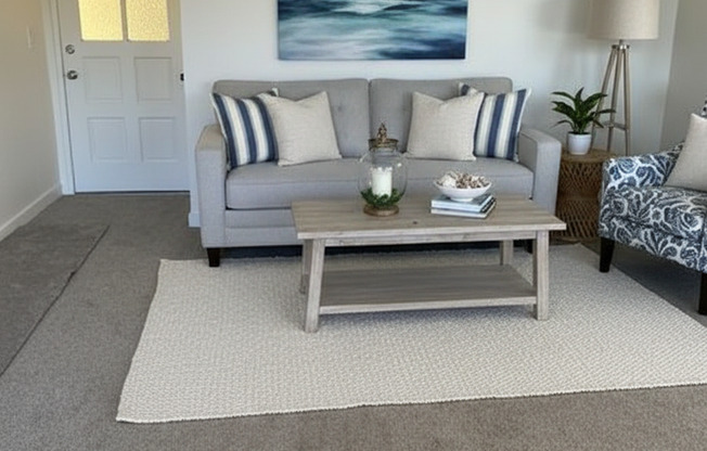 Spacious 2 Bedroom Unit in Huntington Beach