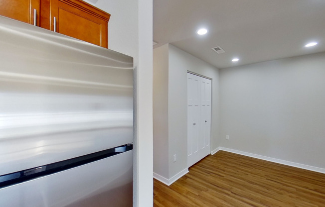 3 beds, 2 baths, $2,085, Unit 18