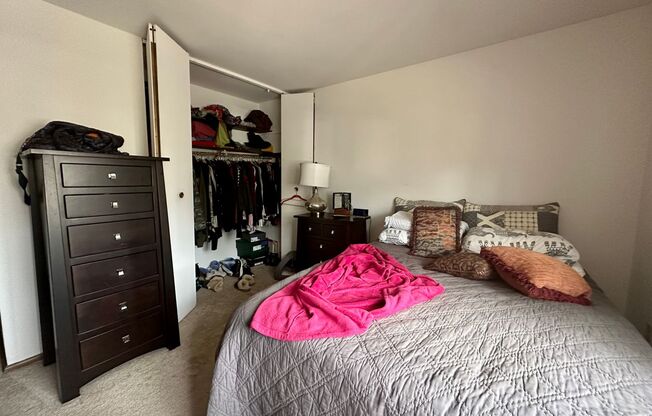 1 bed, 1 bath, $1,095, Unit 109