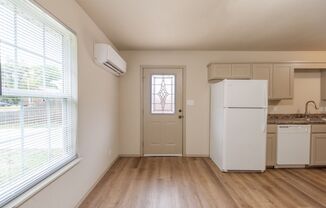 2 beds, 1 bath, $775, Unit 2120 N.13th Street