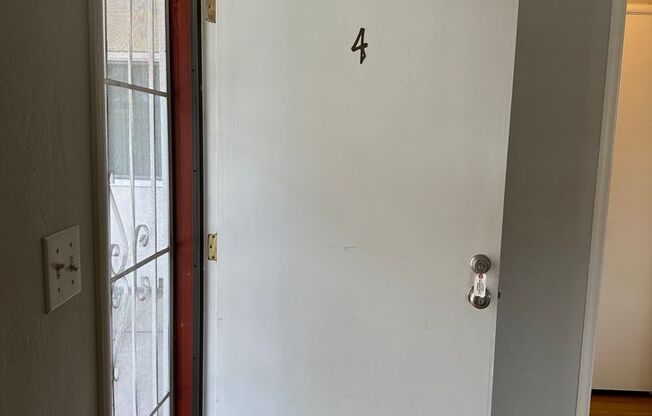 1 bed, 1 bath, 550 sqft, $2,300, Unit 4