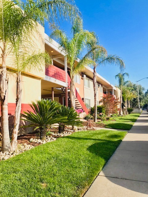 2 beds, 1 bath, 800 sqft, $2,395, Unit 925 Pomeroy Unit 11