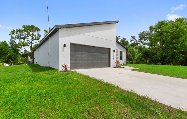 Deposit-Free! Modern, energy efficient home with ALL of the upgrades! North Port, FL