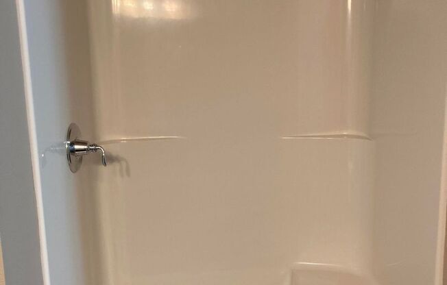 3 beds, 2 baths, 1,462 sqft, $2,150, Unit 5312