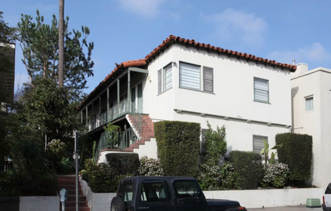 STR-1066-5TH AVENUE