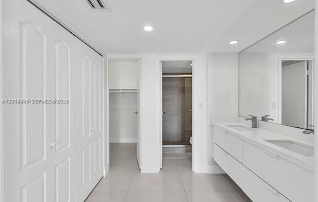 2 beds, 2 baths, 1,357 sqft, $4,000, Unit 100 Bayview Dr # 508
