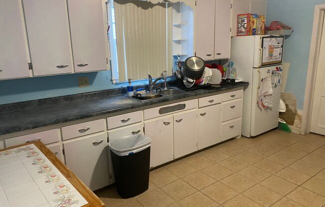 2 beds, 1 bath, 942 sqft, $950