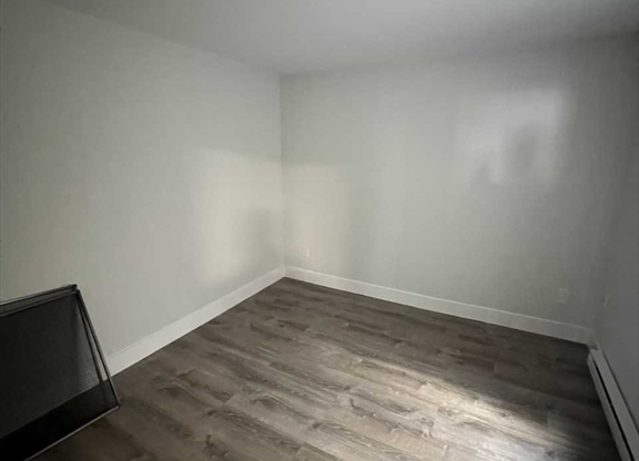 2 beds, 1 bath, $3,350, Unit D