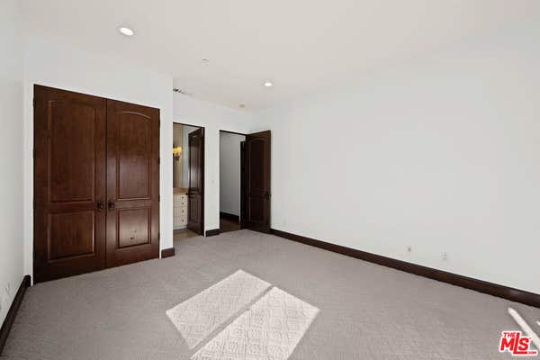 1301 LINDA FLORA DR