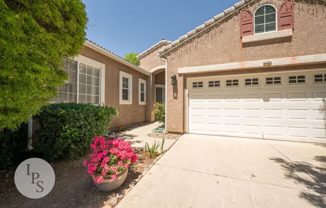 Charming 4BR/2BA Home in the Heart of Clovis Unified!