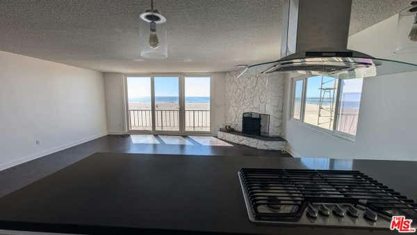 2 beds, 2 baths, 14,117 sqft, $5,200, Unit A2