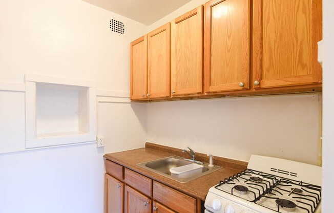2536 Sawyer