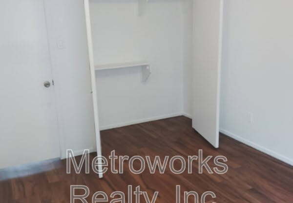 105 PINE MDW DR