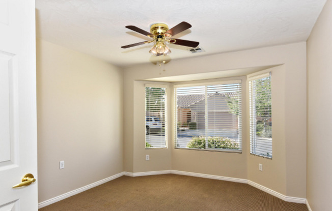 2 beds, 2 baths, $1,600