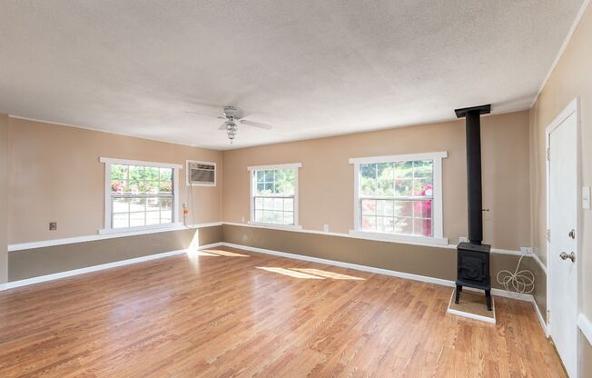 One bedroom Guest House on Horse Property