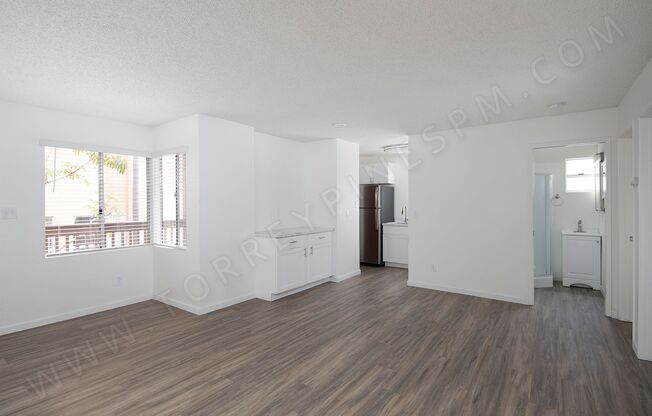 *OPEN HOUSE: 9/6 1-2PM* Gorgeous 2BR in Hillcrest with 2 Parking Spaces
