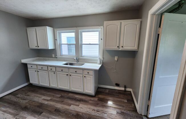 Charming 2 bedroom 1 bath home with recent updates!