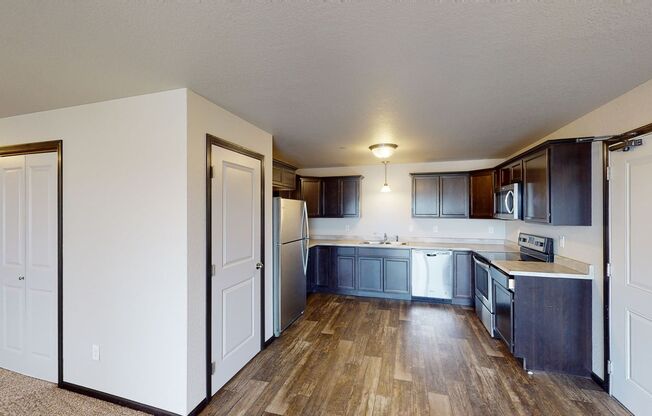 3 beds, 2 baths, 1,140 sqft, $1,515, Unit 3240-103