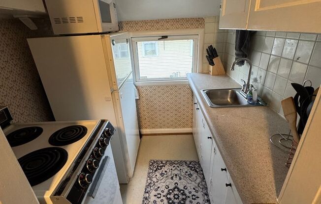 1 bed, 1 bath, $1,200, Unit 2