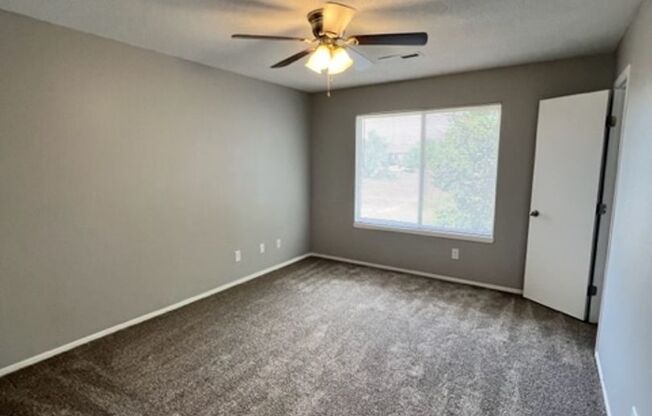 2 beds, 1.5 baths, 916 sqft, $1,090, Unit 10014-5