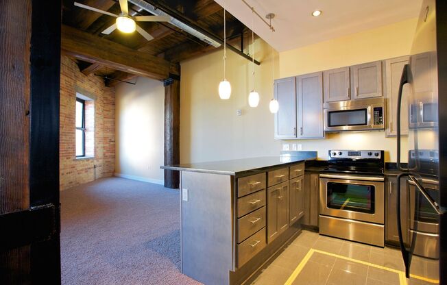 2 beds, 1.5 baths, 1,382 sqft, $1,435, Unit 403
