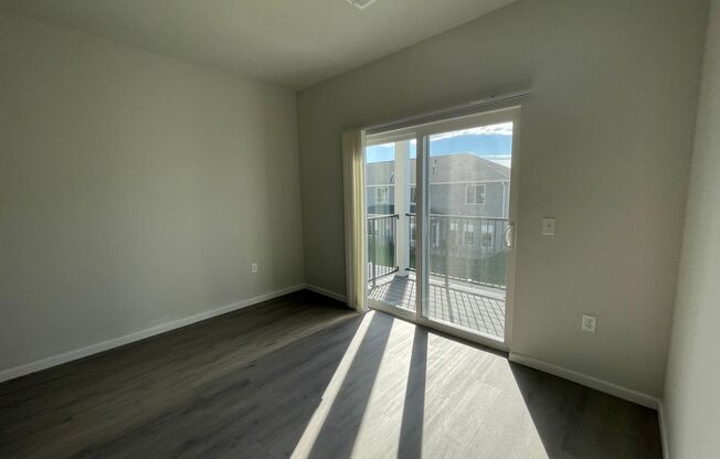 3 beds, 2 baths, 1,153 sqft, $1,507, Unit 1140-202
