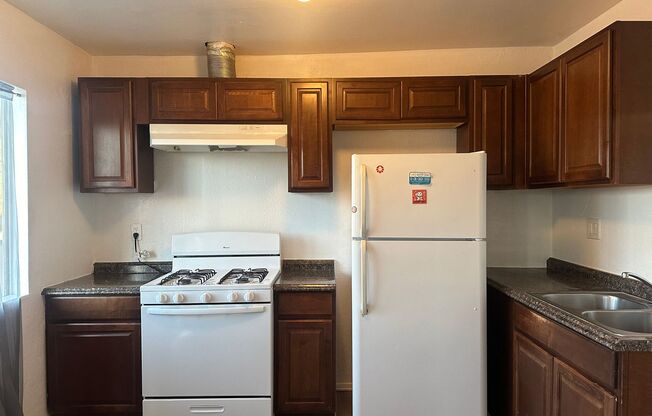 2 beds, 1 bath, 662 sqft, $2,500, Unit 303 N. Lincoln St. Unit B