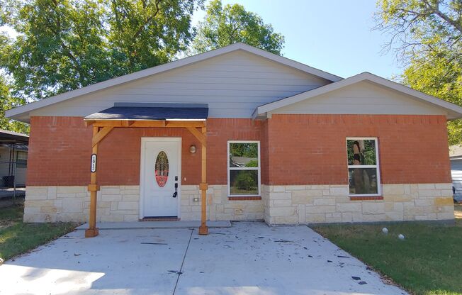 1012 E Oak