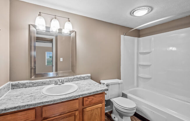 apartment with Modern Bathroom