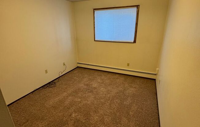 1 bed, 1 bath, $700, Unit 06