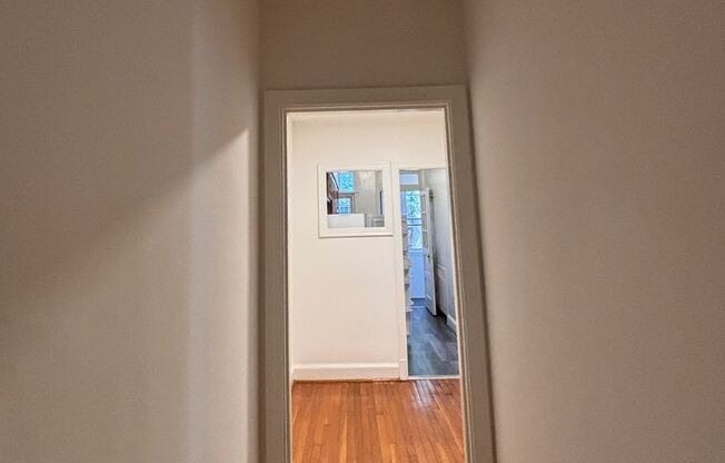 2 beds, 1 bath, 822 sqft, $1,895, Unit 402 #11