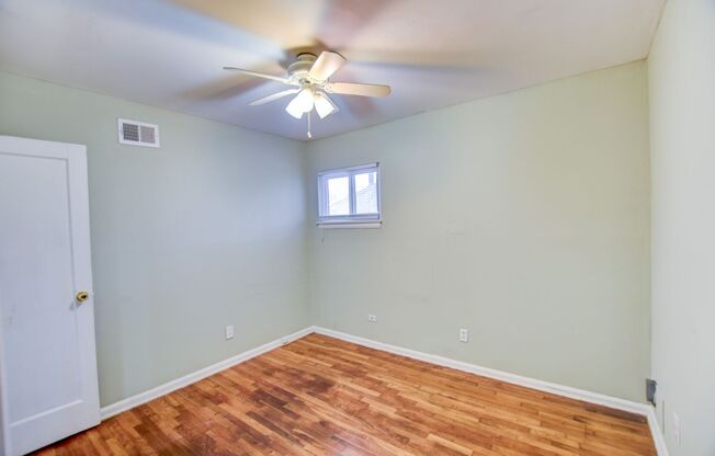 3 beds, 1 bath, $1,395