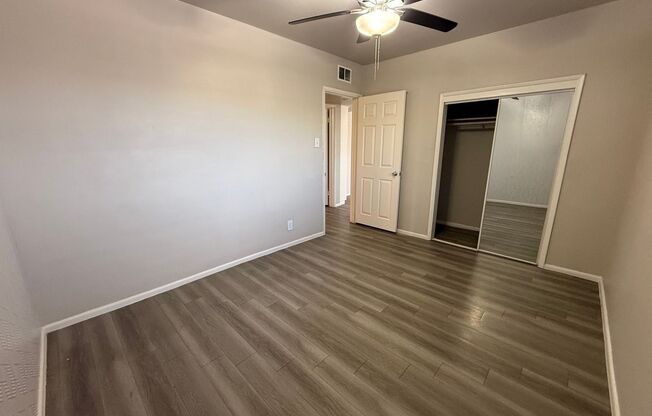 2 beds, 1 bath, 880 sqft, $1,395, Unit 3620-21