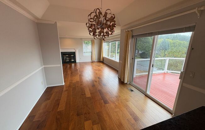 4 beds, 2.5 baths, $3,800