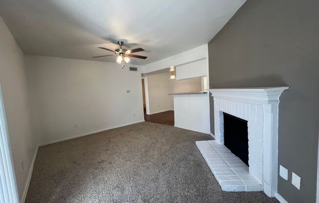 2 beds, 2 baths, 914 sqft, $1,095, Unit 15-206