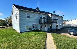 3 beds, 1 bath, $1,575, Unit 306