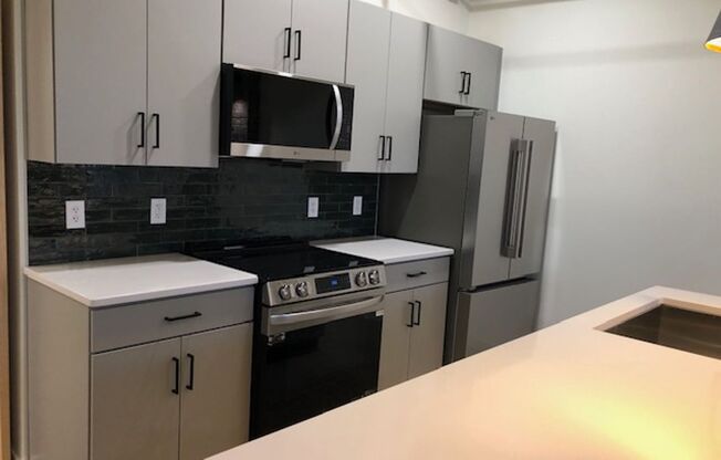 1 bed, 1 bath, 692 sqft, $1,500, Unit 128