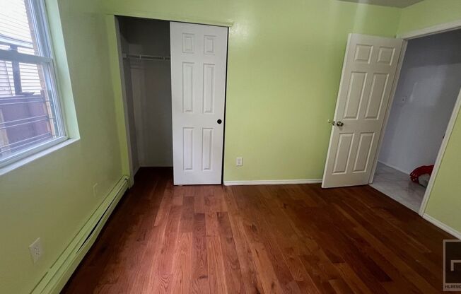 1081 SCHENECTADY AVE