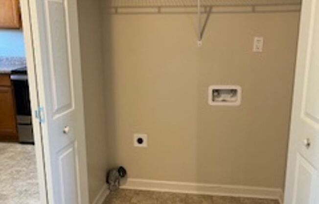 2 beds, 1 bath, 940 sqft, $1,200, Unit 135E