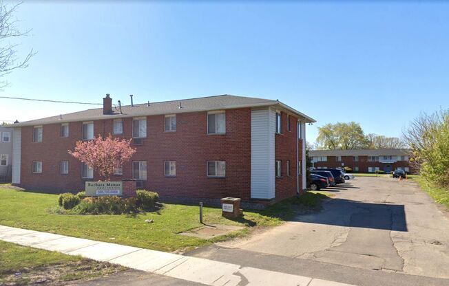 2 beds, 1 bath, $1,100, Unit 1058-A
