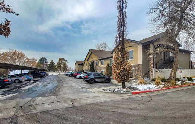 2720 S Orchard Dr