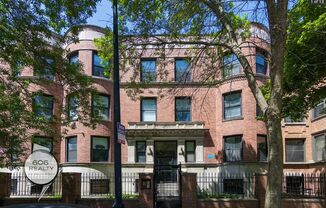 Bright and Spacious Apartments in Washington Park neighborhood!