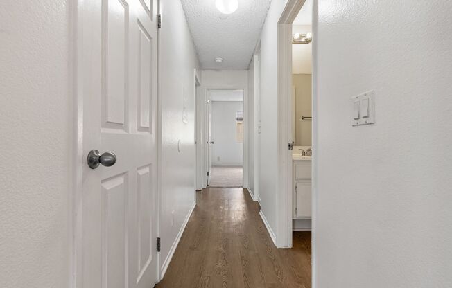 2 beds, 2 baths, 1,008 sqft, $2,600