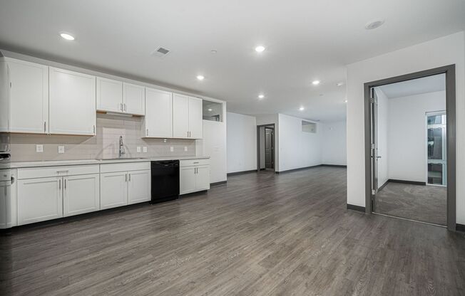 3 beds, 2 baths, 1,378 sqft, $2,350, Unit 805