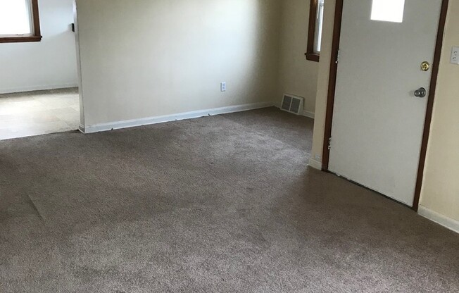 3 beds, 1 bath, $1,295