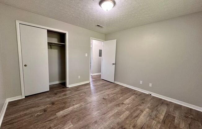 2 beds, 1 bath, $1,275