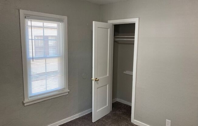 2 beds, 1 bath, $925